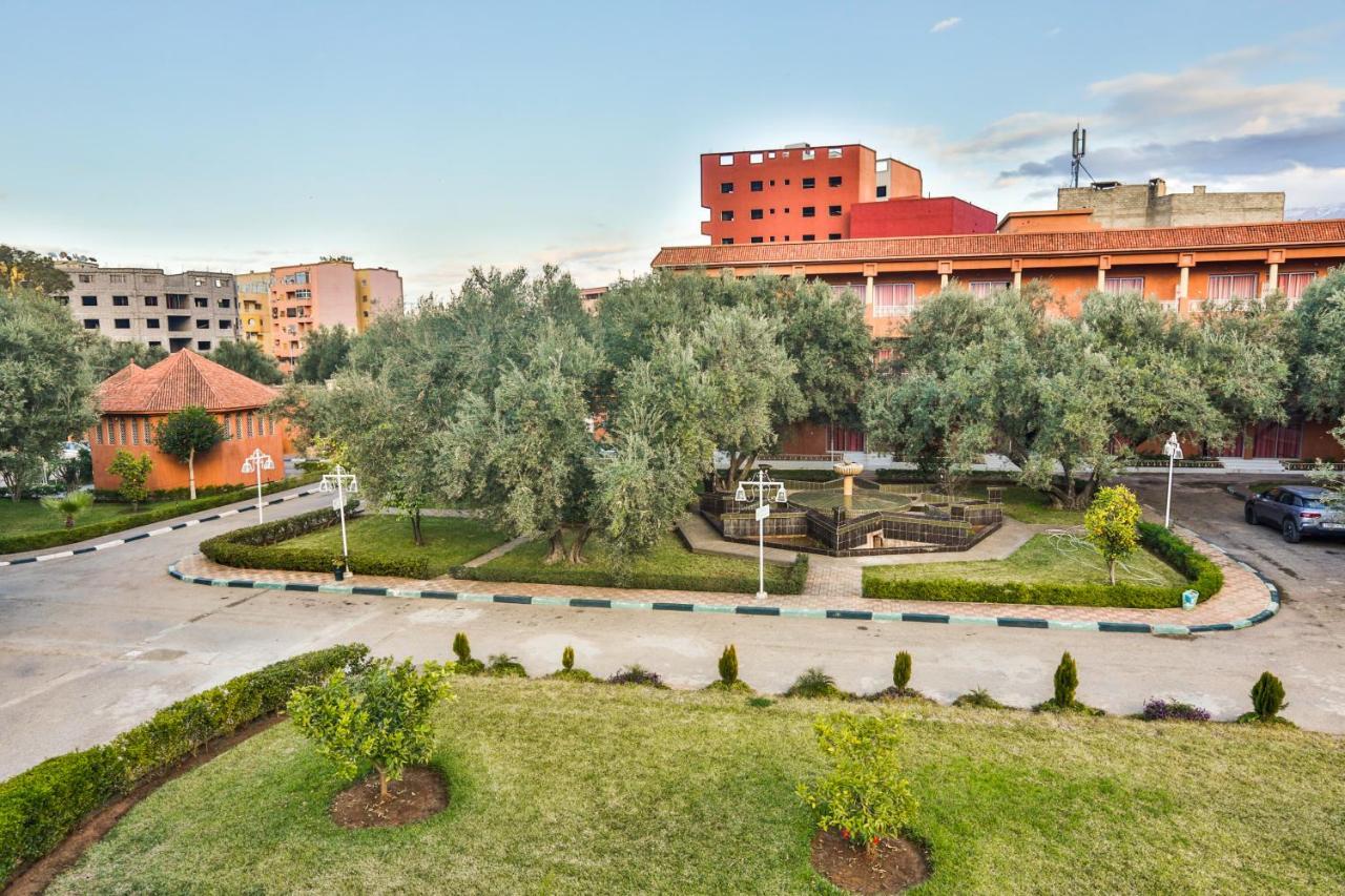 Complexe El Bassatine Beni Mellal Exterior foto