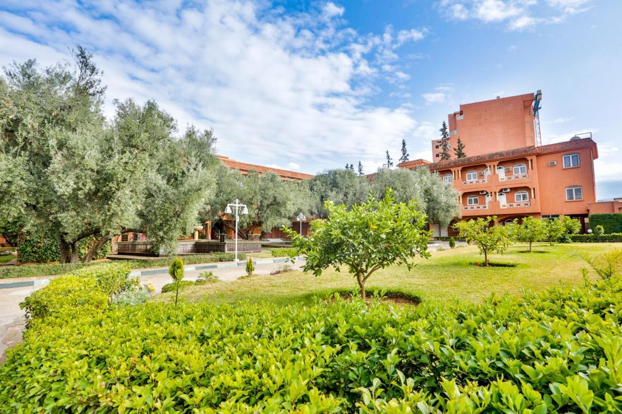 Complexe El Bassatine Beni Mellal Exterior foto