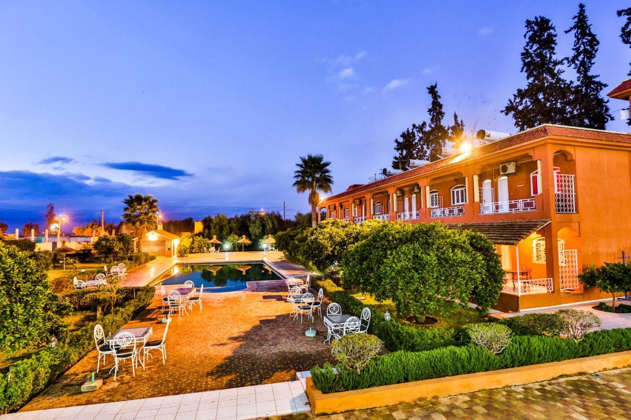 Complexe El Bassatine Beni Mellal Exterior foto