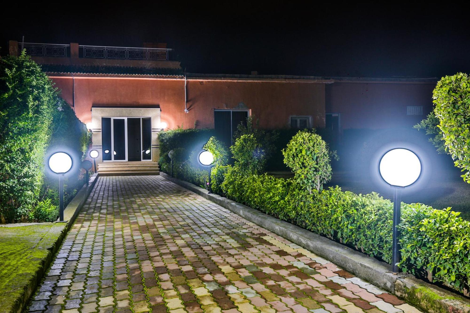 Complexe El Bassatine Beni Mellal Exterior foto
