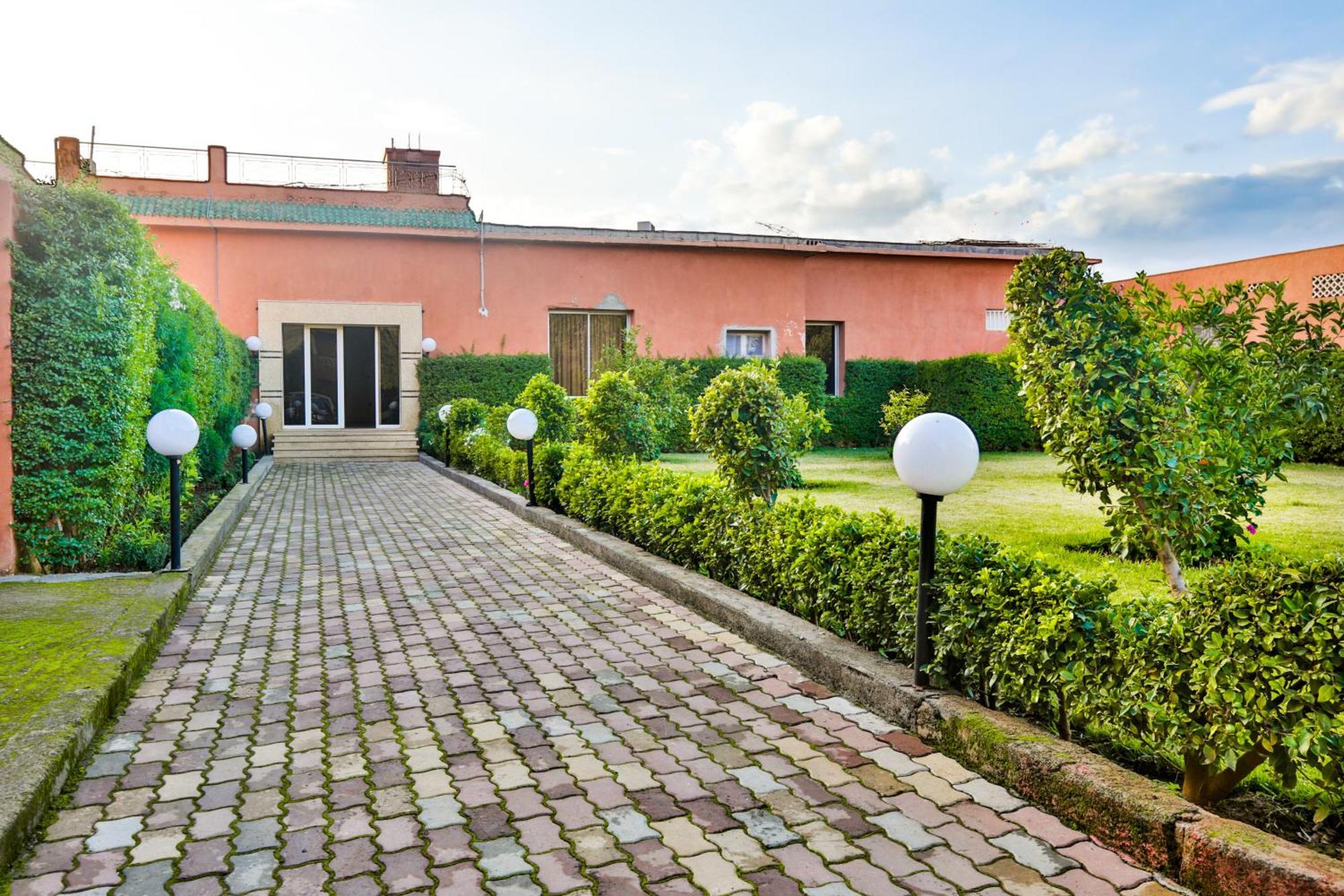 Complexe El Bassatine Beni Mellal Exterior foto